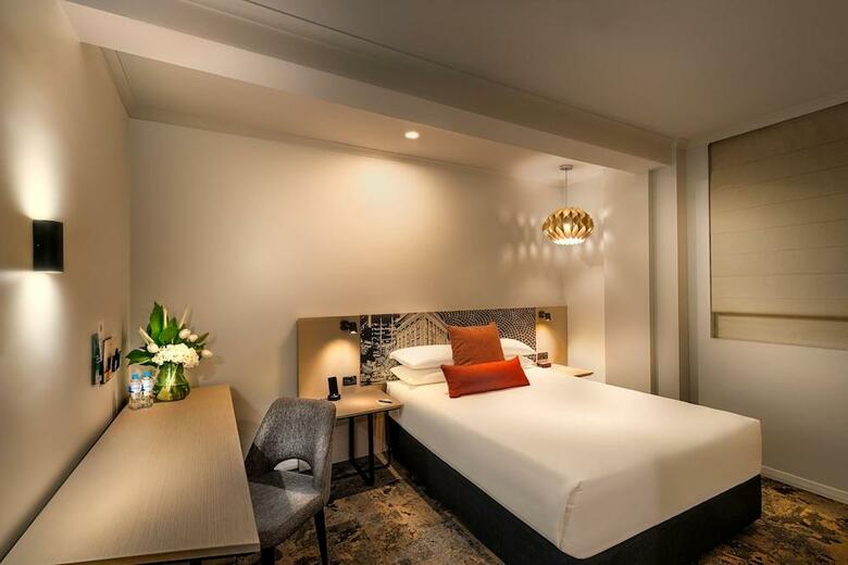 Hotel Batman�s Hill On Collins