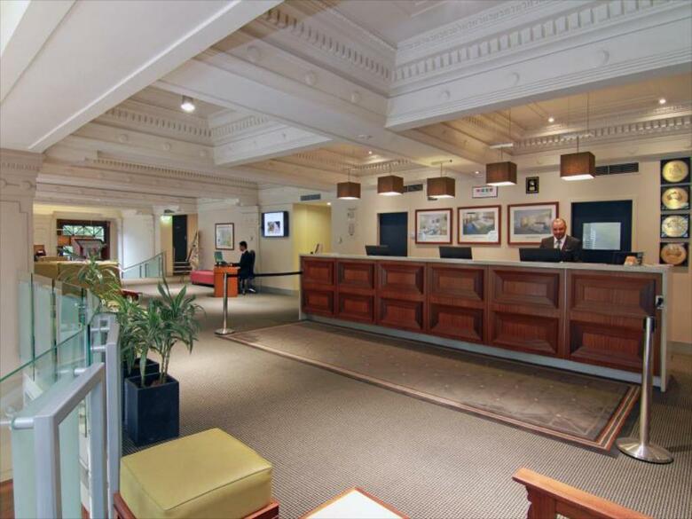 Hotel Batman�s Hill On Collins