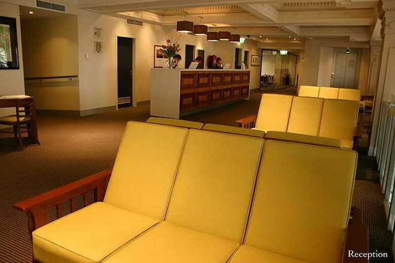 Hotel Batman�s Hill On Collins