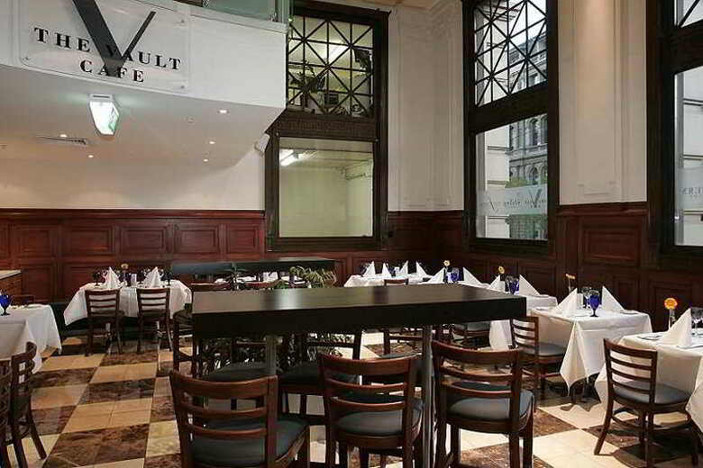 Hotel Batman�s Hill On Collins