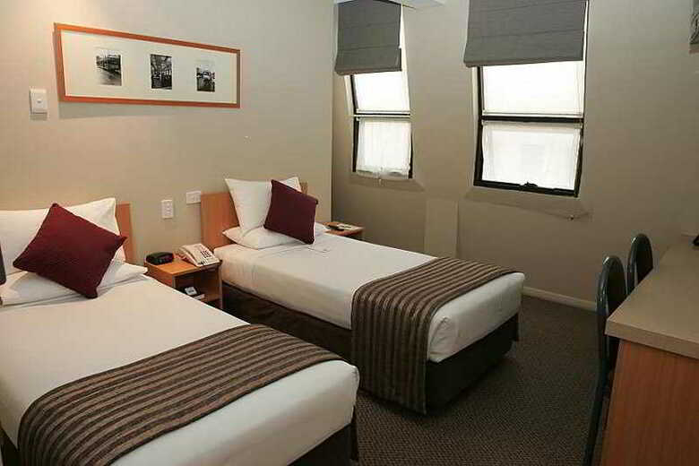 Hotel Batman�s Hill On Collins