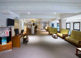 Hotel Batman�s Hill On Collins