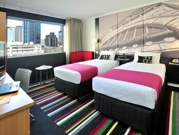 Hotel Mercure Melbourne Treasury Gardens