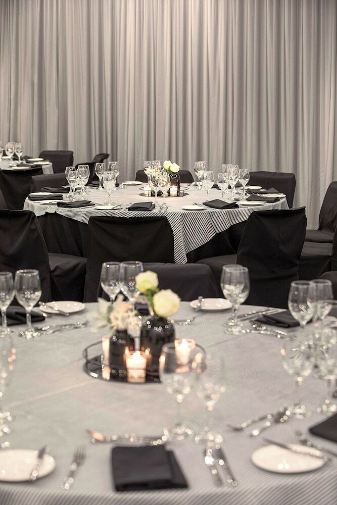 Hotel Radisson On Flagstaff Gardens
