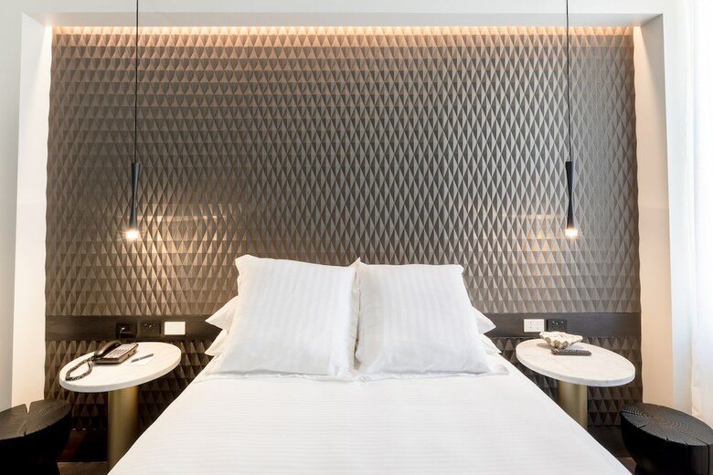 Castlereagh Boutique Hotel