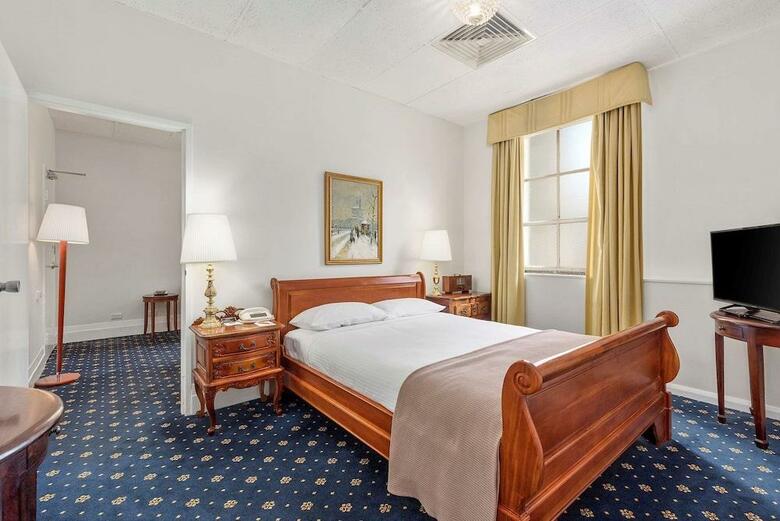 Castlereagh Boutique Hotel