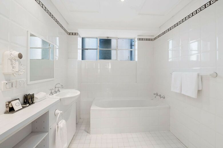 Castlereagh Boutique Hotel