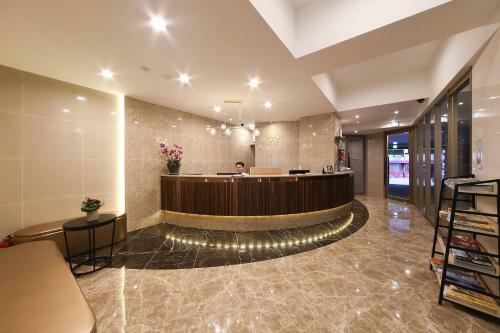 Hotel Almond Busan Station