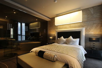 Best Louis Hamilton Hotel