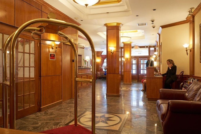 Hotel St. James