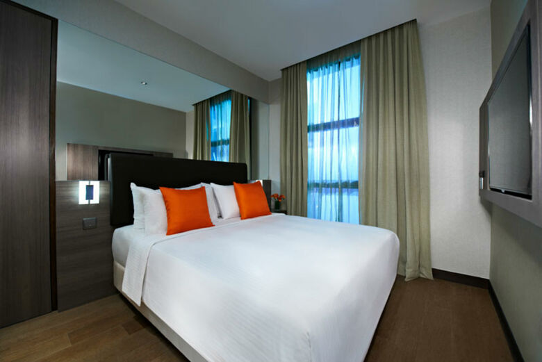Aqueen Jalan Besar Hotel