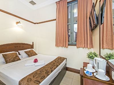 Hotel 81 Classic