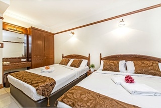 Hotel 81 Classic