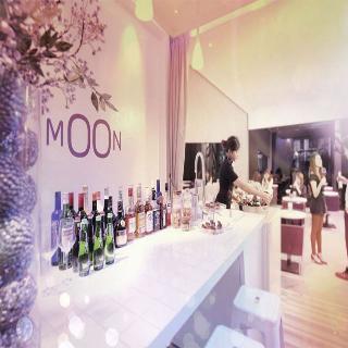 Moon 23 Hotel