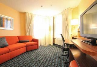 Hotel Fairfield Inn & Suites By Marriott Lombard