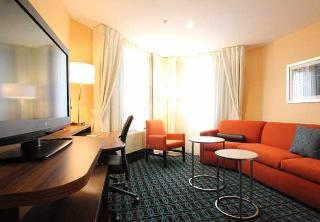 Hotel Fairfield Inn & Suites By Marriott Lombard