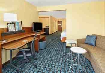 Hotel Fairfield Inn & Suites By Marriott Lombard