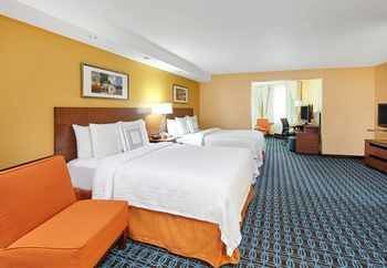 Hotel Fairfield Inn & Suites By Marriott Lombard