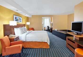 Hotel Fairfield Inn & Suites By Marriott Lombard