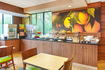 Hotel Fairfield Inn & Suites By Marriott Lombard