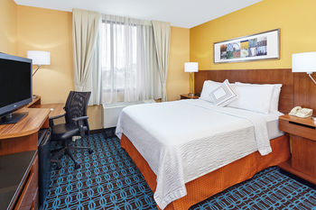 Hotel Fairfield Inn & Suites By Marriott Lombard