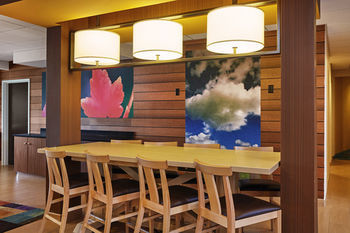 Hotel Fairfield Inn & Suites By Marriott Lombard