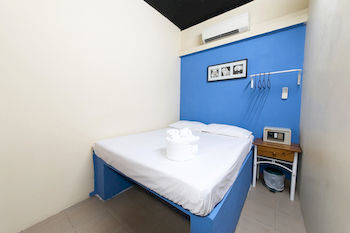 Feel At Home Hostel