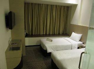 Aqueen Balestier Hotel