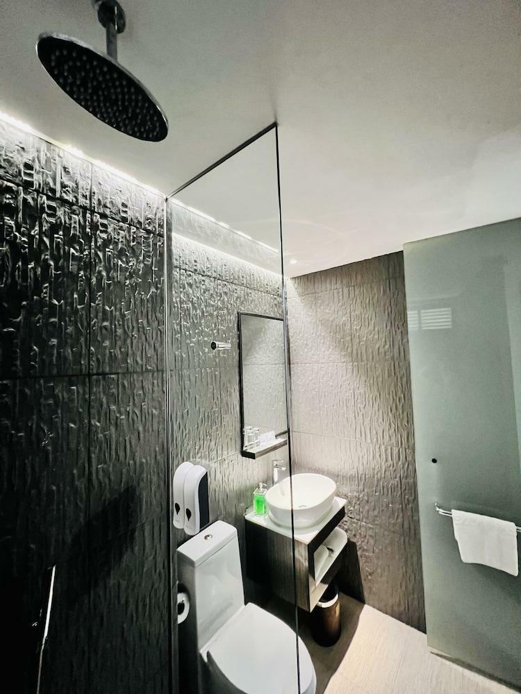 Bliss Hotel Singapore