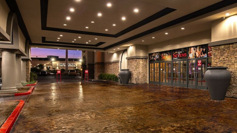 Silver Sevens Hotel & Casino