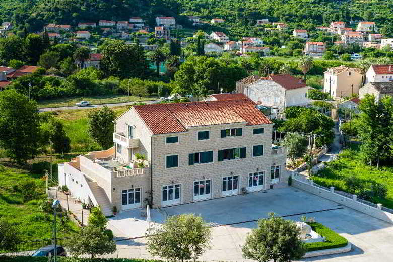 Apartments Dubelj