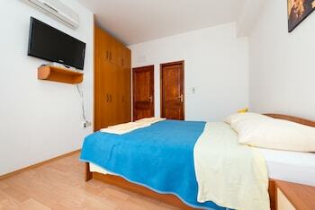 Apartments Dubelj