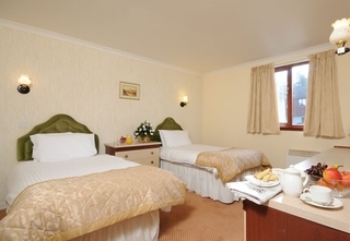Highlander Hotel