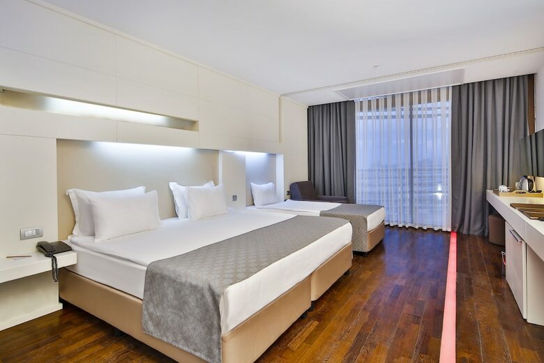 Hotel Nirvana Cosmopolitan