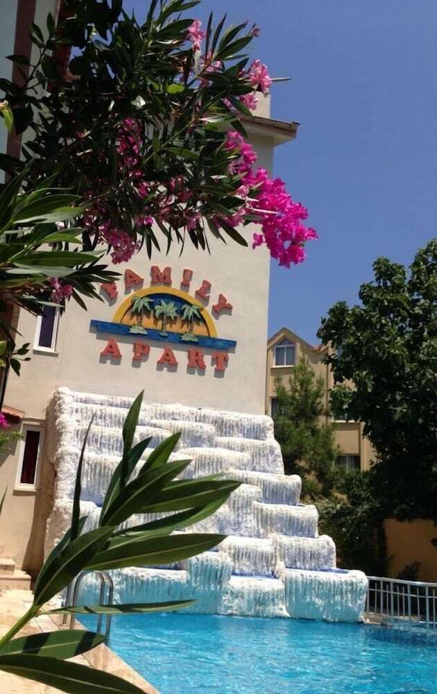 Aparthotel Family