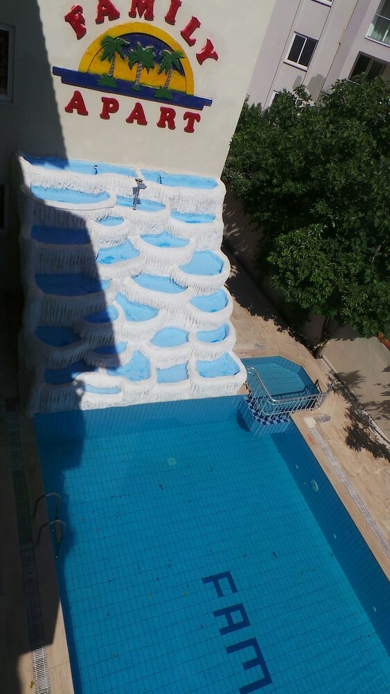 Aparthotel Family
