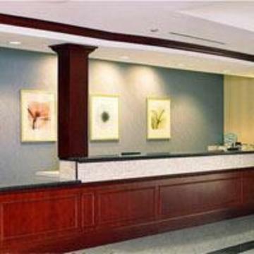 Holiday Inn Express Hotel & Suites