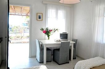 Apartamento Fos Suites