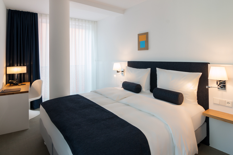 VI Vadi Hotel Bayer 89