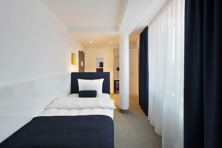 VI Vadi Hotel Bayer 89