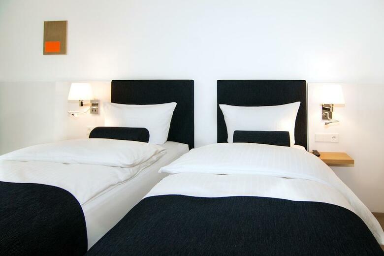 VI Vadi Hotel Bayer 89