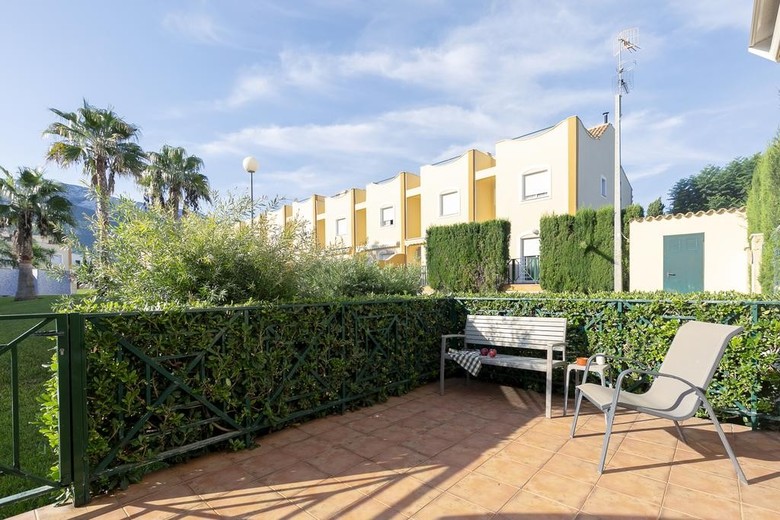 Casa Amarilla