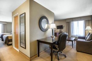 Hotel Comfort Inn And Suites