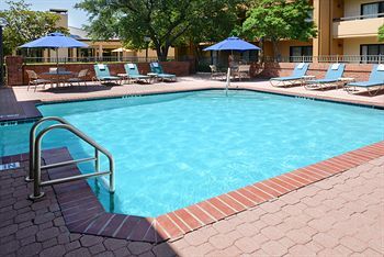 Hotel Courtyard By Marriott Dallas Las Colinas