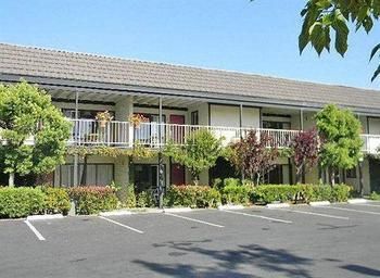Hotel Alamo Inn &amp; Suites