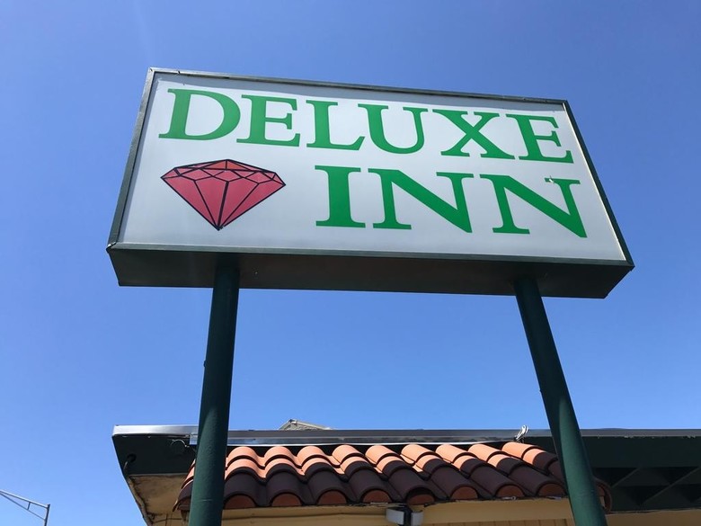 Hotel Deluxe Inn