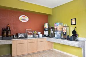 Hotel Super 8 Motel - Intercontinental Airport