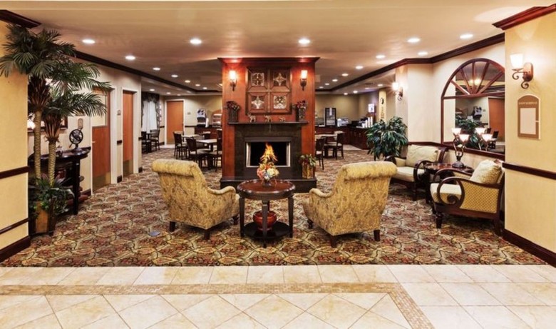 Holiday Inn Express Hotel & Suites Selma