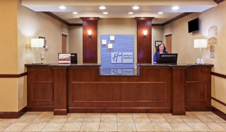 Holiday Inn Express Hotel & Suites Selma
