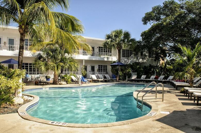 Tradewinds Apartment Hotel